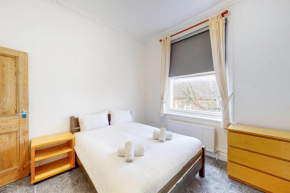 Modern 2 Bed APT-7 Minutes From The Thames River